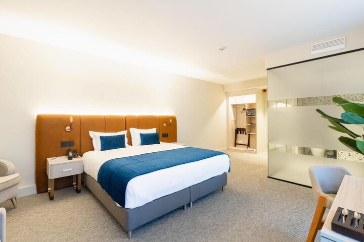 Room 55 of 152