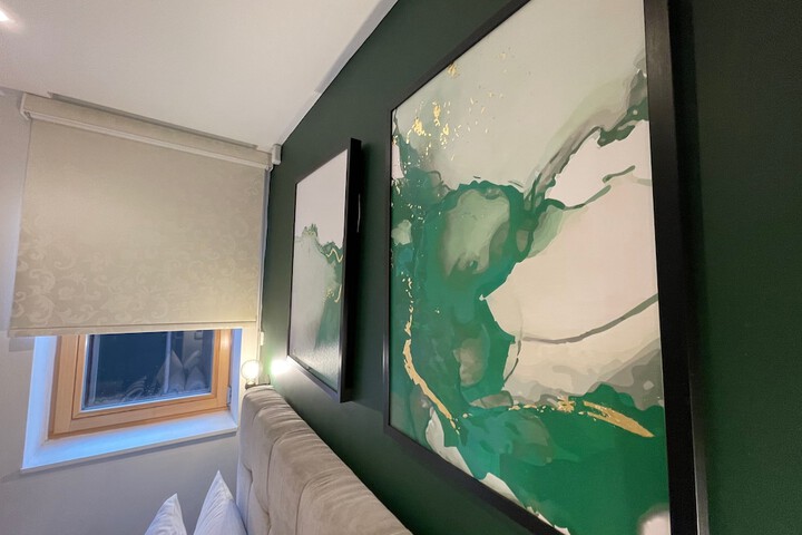Room 38 of 296