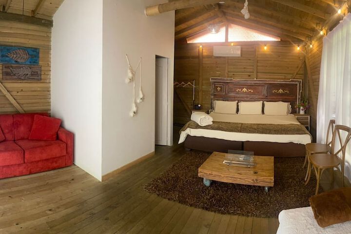 Room 13 of 19