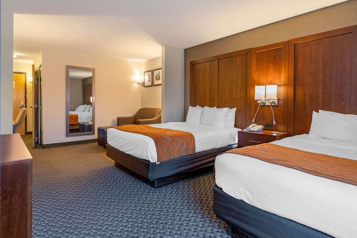 1 King Bed Suite (3 of 10)