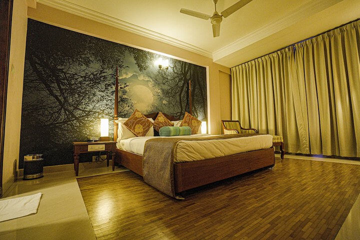 Room 13 of 109