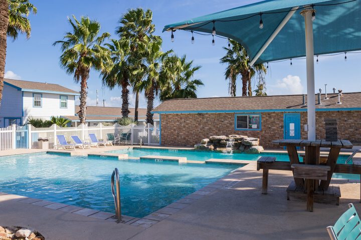 Pool 37 of 44