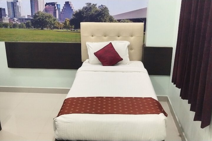 Room 4 of 14