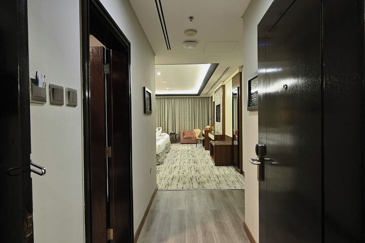 Room 22 of 39