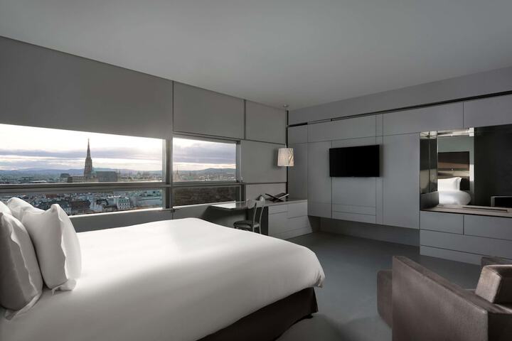 Room 59 of 193