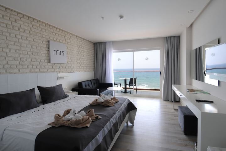 Room 10 of 68