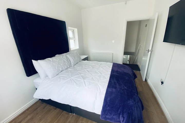 Room 2 of 12