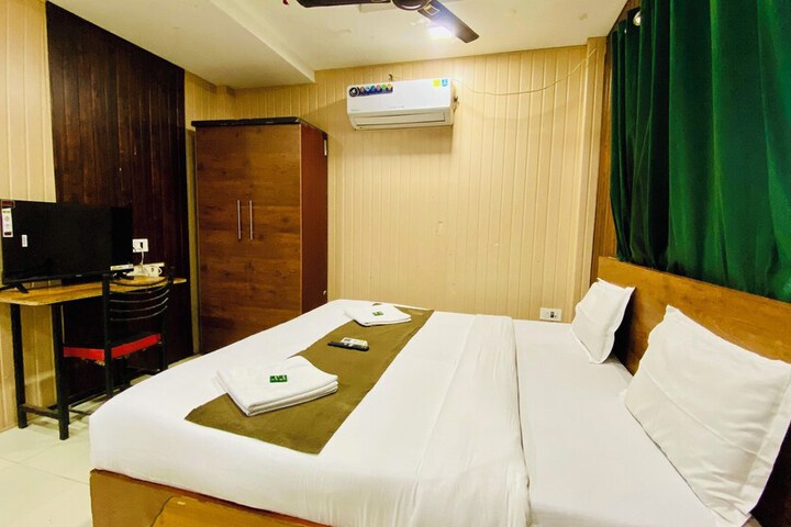 Room 14 of 33