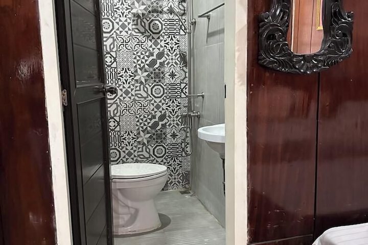 Room 53 of 62
