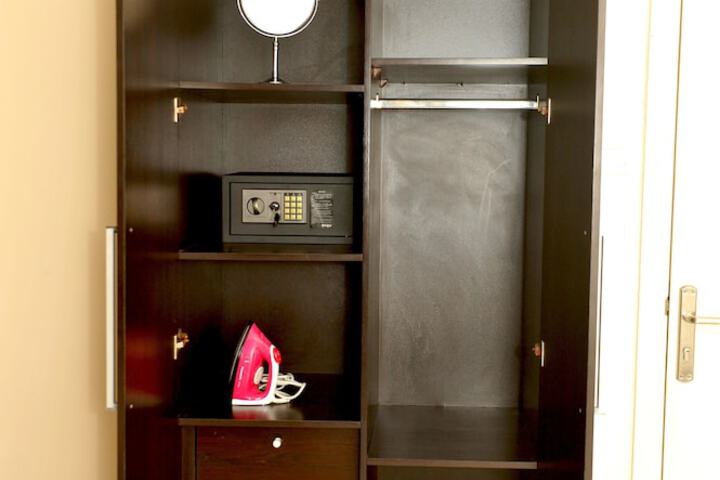 Room 34 of 43