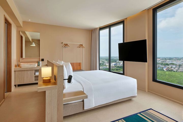 Room 11 of 39