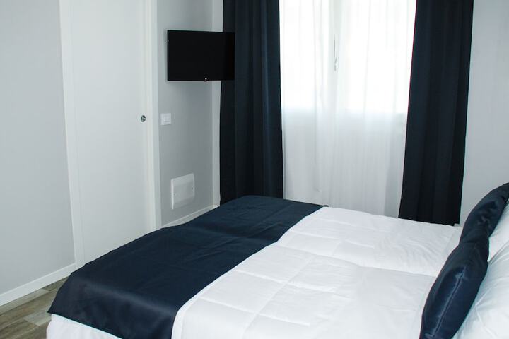 Room 6 of 35