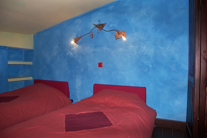 Room 11 of 26