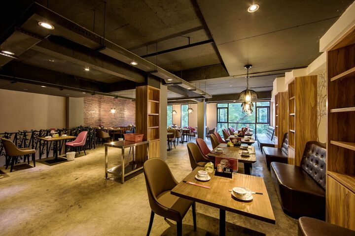 Dining 136 of 149