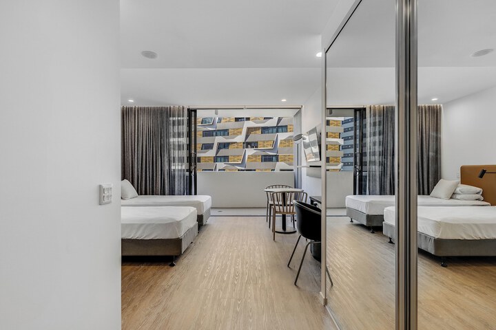 Room 18 of 82