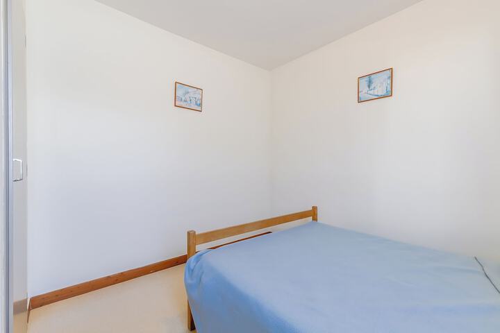 Room 4 of 109
