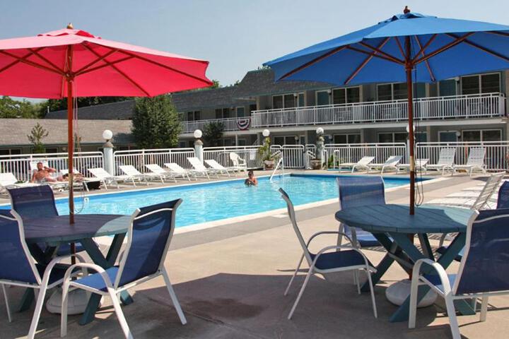 Cape Harbor Motor Inn