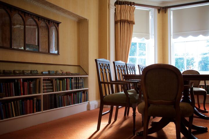 Guest Lobby