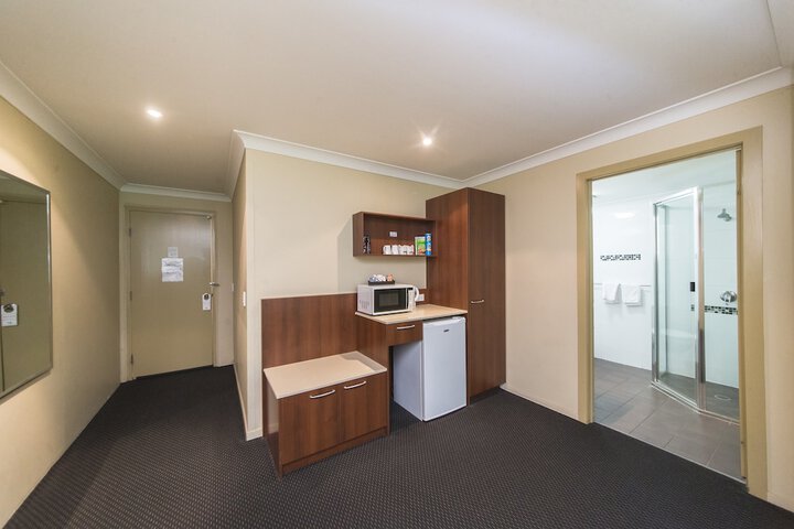 Room 7 of 74