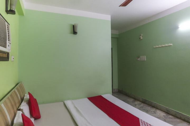 Room 11 of 20