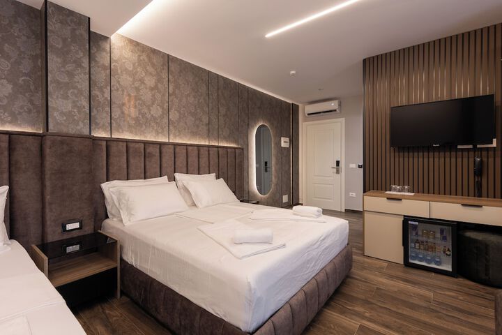 Room 32 of 141