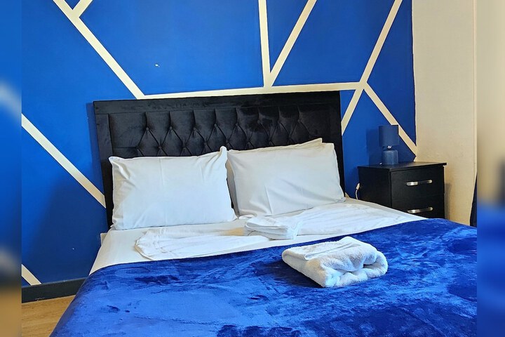 Room 3 of 80