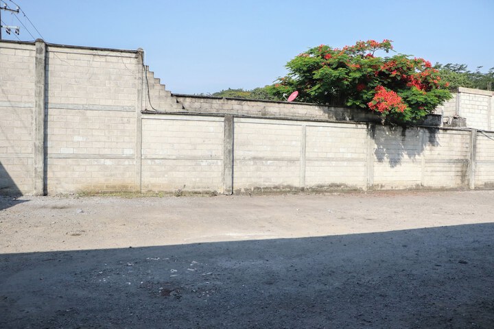 Property Grounds 31 of 35