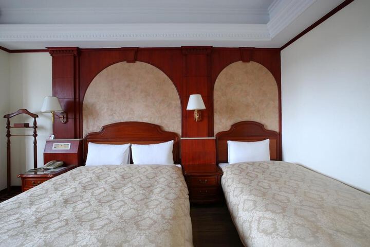 Room 28 of 56