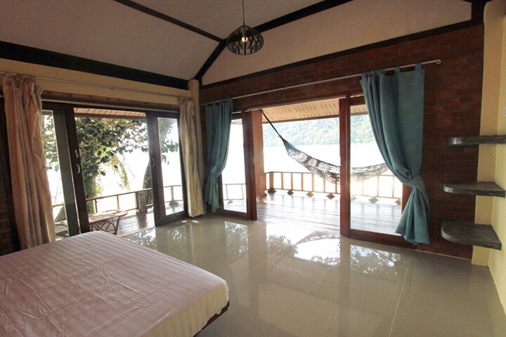 Room 4 of 22