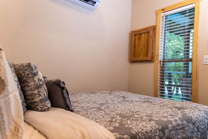 Room 51 of 208