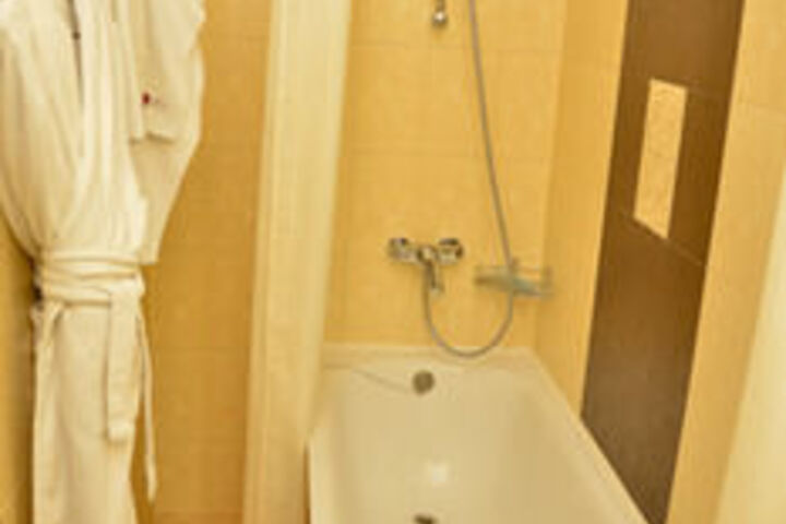 Room 6 of 30