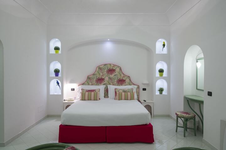 Room 26 of 212