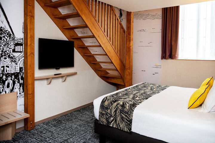 Room 30 of 73