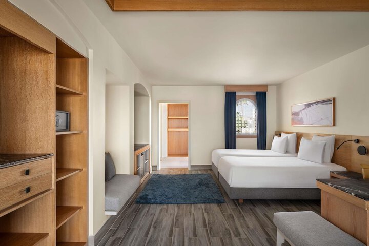 Room 37 of 249