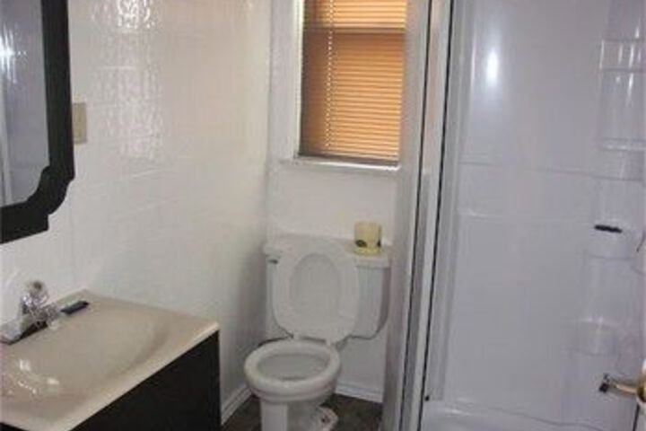 Room 4 of 134