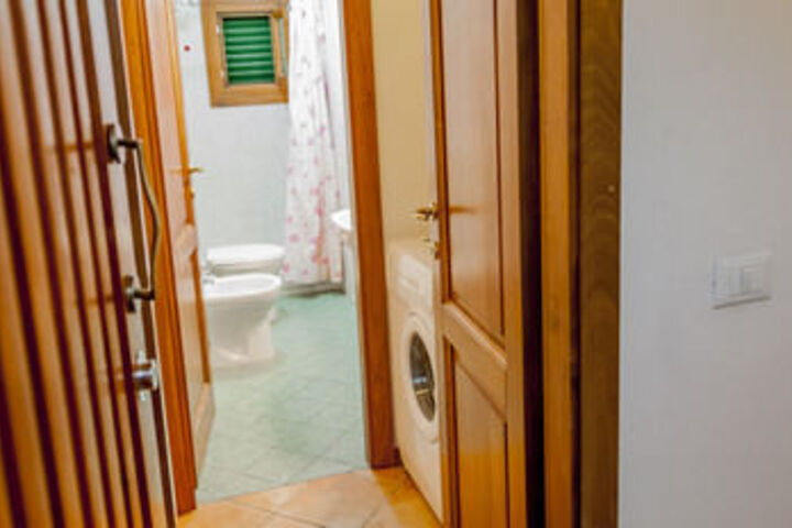 Room 16 of 160