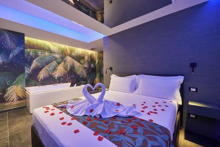Room 15 of 29