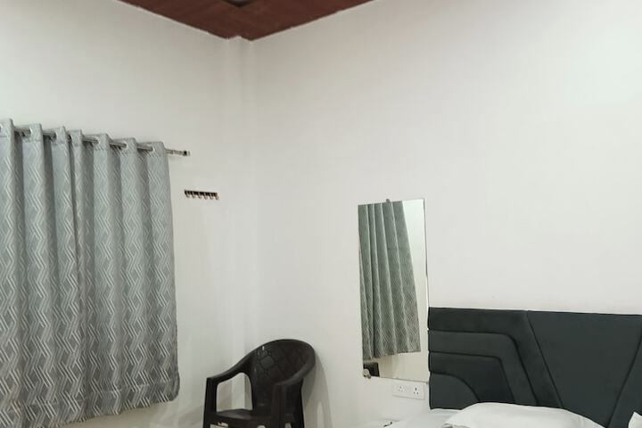 Room 19 of 36