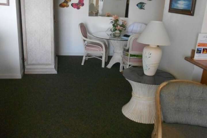 Room 19 of 484