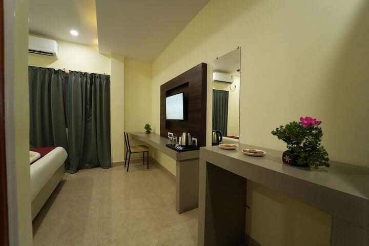 Room 6 of 17