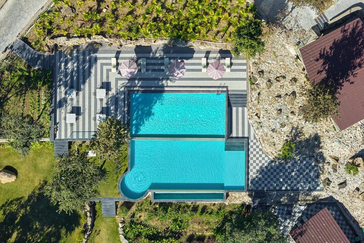 Pool 19 of 46