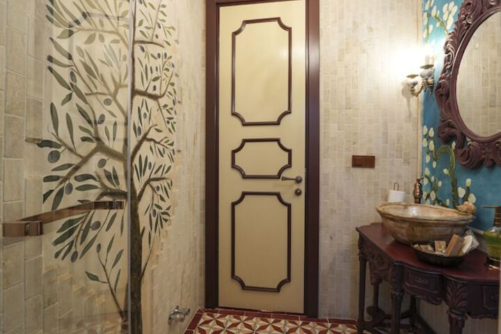 Room 76 of 171