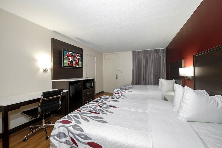 Deluxe 2 Double Beds (2 of 8)