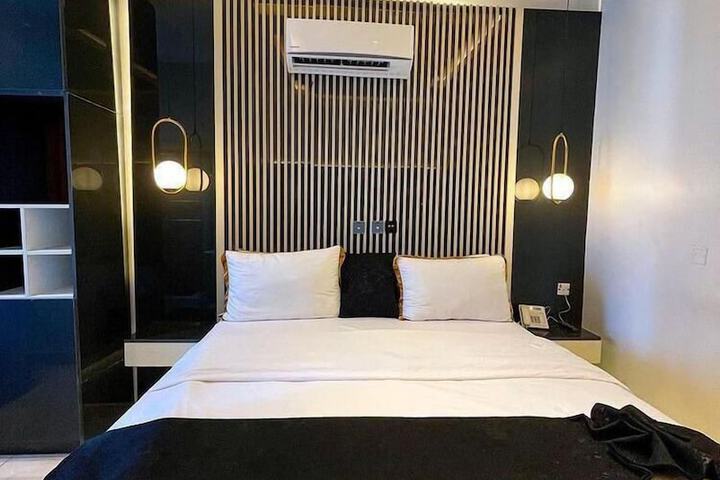 Room 12 of 42