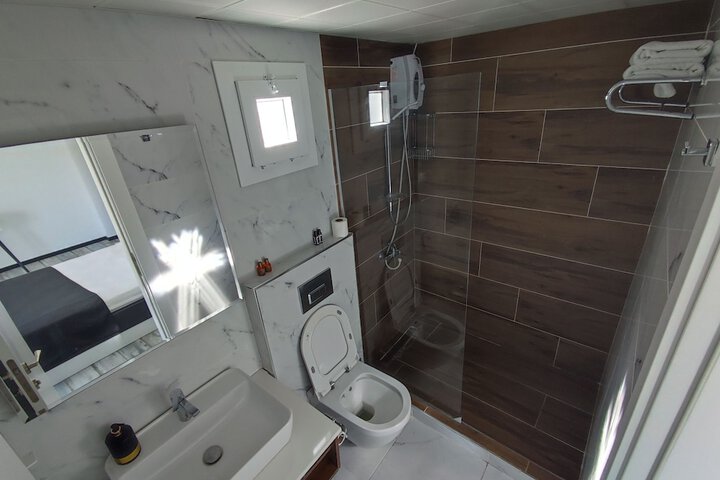 Room 42 of 65