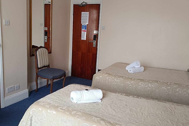 Room 94 of 283