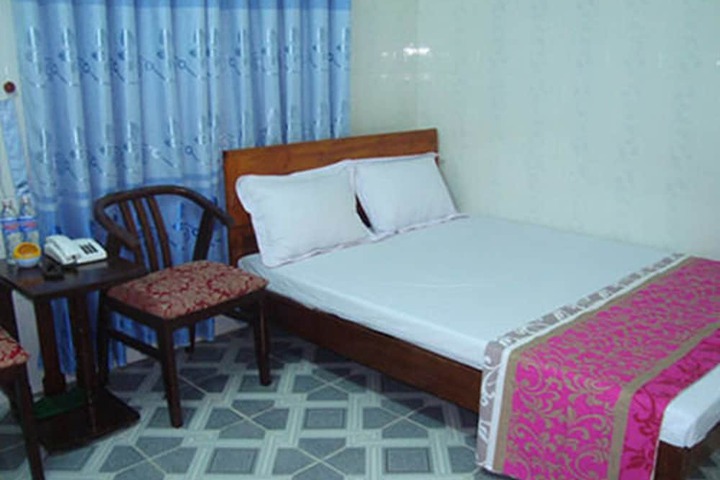 Room 25 of 49