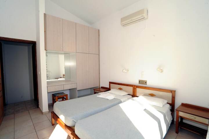 Room 11 of 47