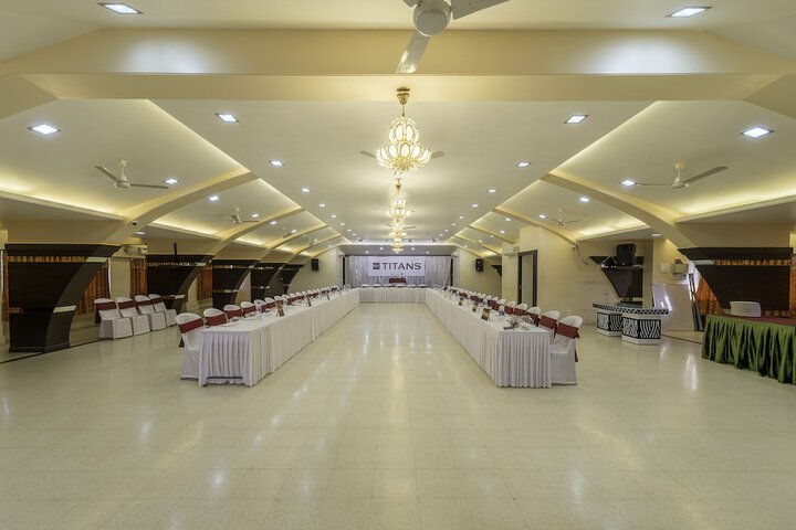 Ballroom/Hall 41 of 53