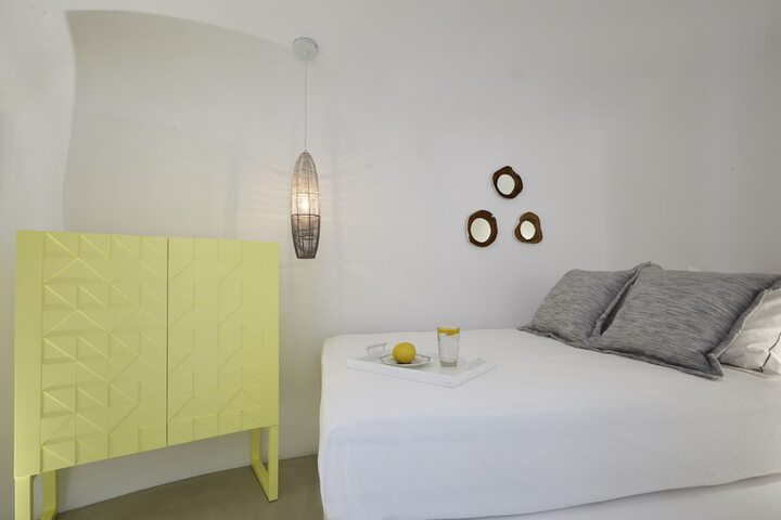 Room 3 of 72